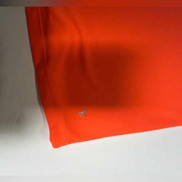 DANSKIN NOW WOMEN’S BRIGHT ORANGE TECH STRETCH SHORT SLEEVE V NECK T-SHIRT
MED - Picture 6 of 8